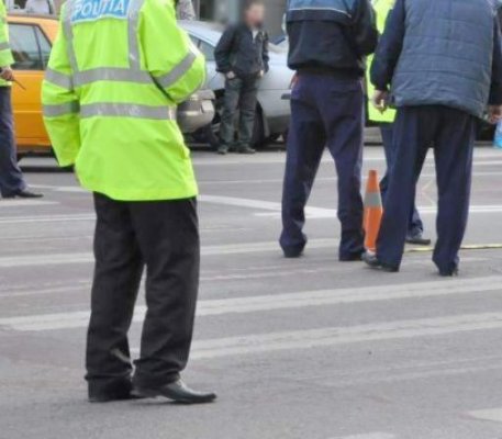 Femeie, accidentată pe trecerea de pietoni, în Valu